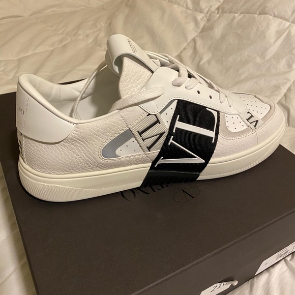 Garavani Valentino calfskin VL7N - Picture 4 of 8